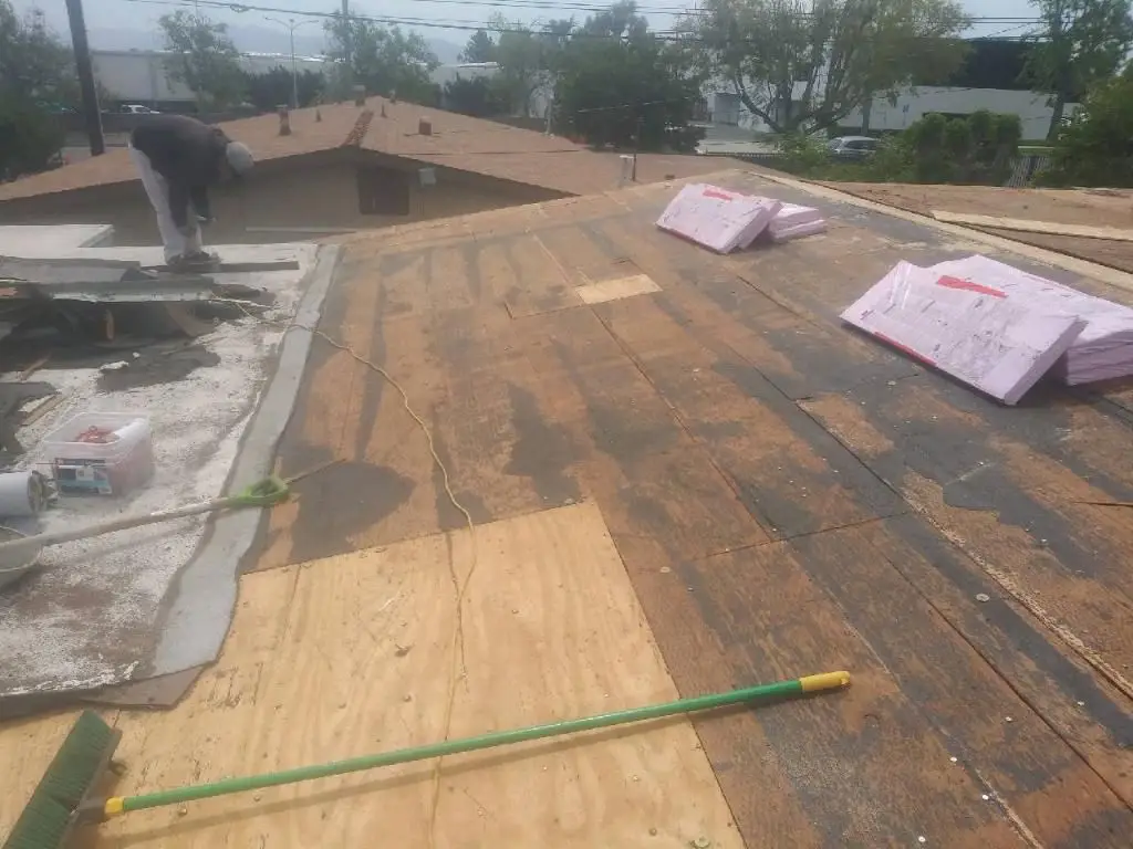 Roof repair contractor